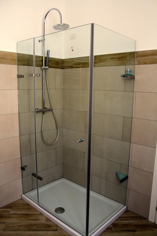 Bhl Boutique Rooms Legnano Exterior foto