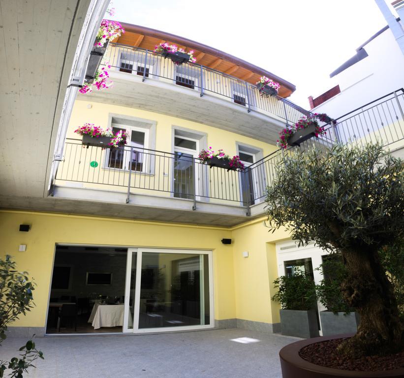 Bhl Boutique Rooms Legnano Exterior foto
