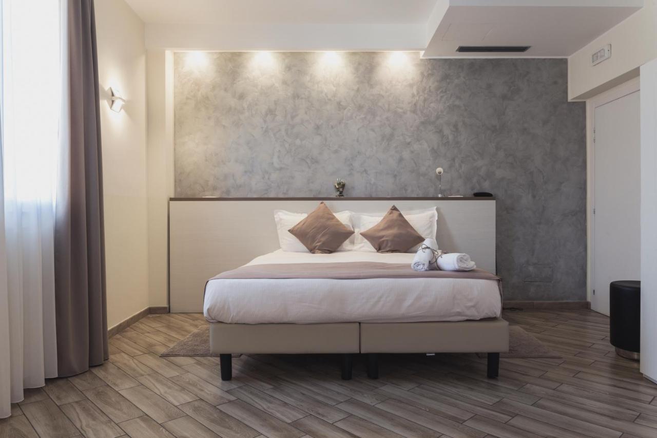 Bhl Boutique Rooms Legnano Exterior foto